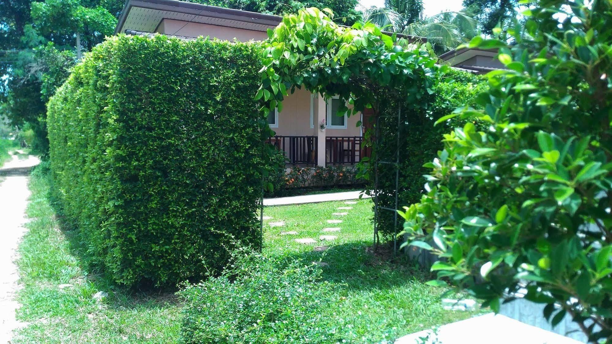 SER-EN-DIP-I-TY - SHA Extra Plus Ko Lanta Exterior foto